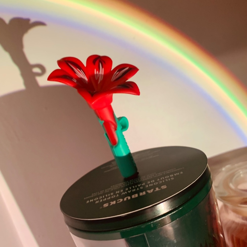 Starbucks 2022 Holiday Woodland Berry Cold Cup Flower Straw Topper